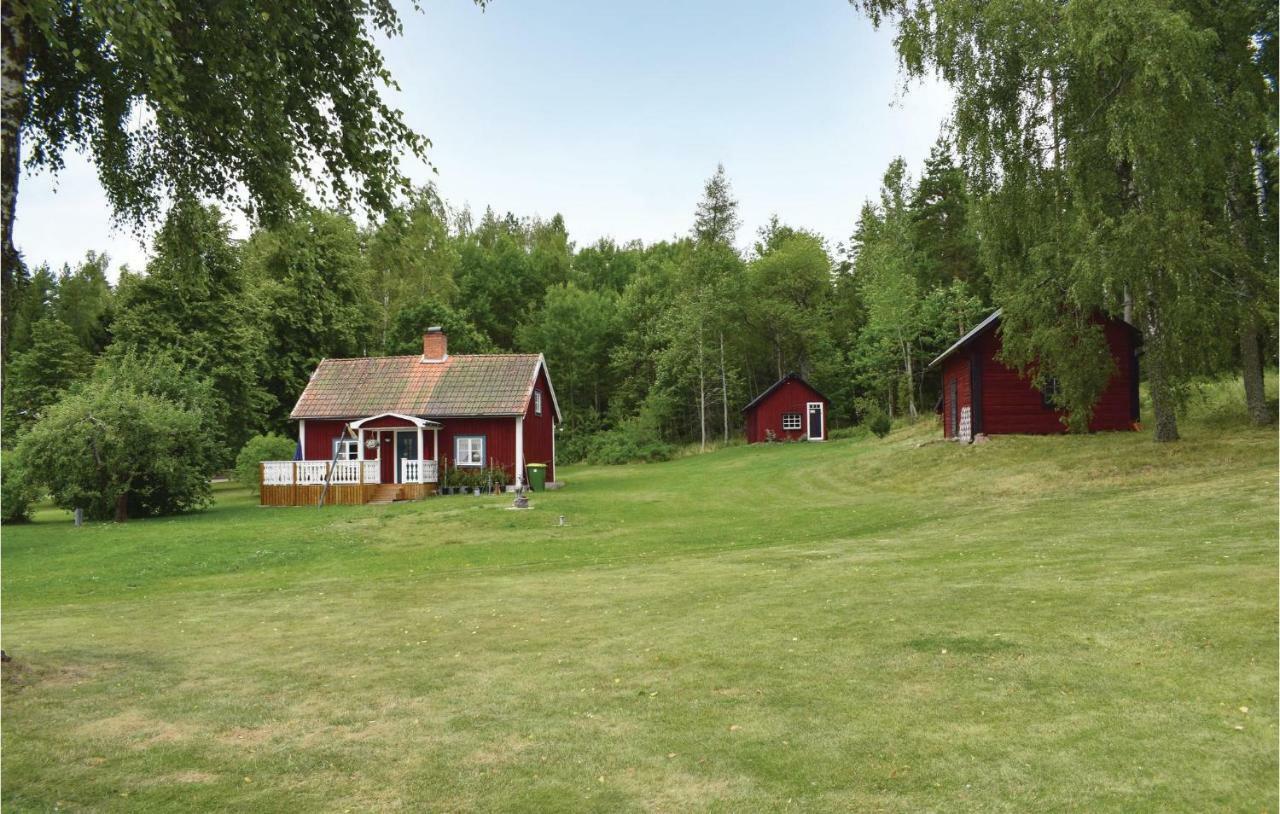 Stunning Home In Tjaellmo With Kitchen Eksteriør bilde